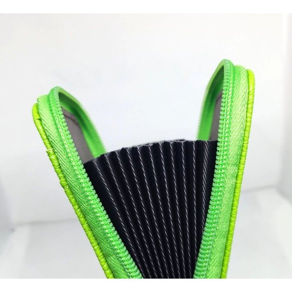 Green Mini Credit Card Case - Multi Card Slot Card Holder Wallet with ID Window - Picture 8 of 13